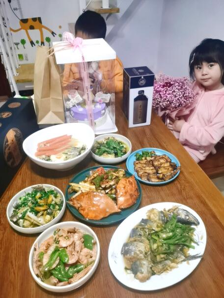 袁麗娟使用美食團食材烹飪的大餐